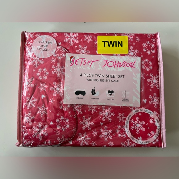 Betsey Johnson Other - Betsey Johnson Pink Snowflake Twin Sheet Set